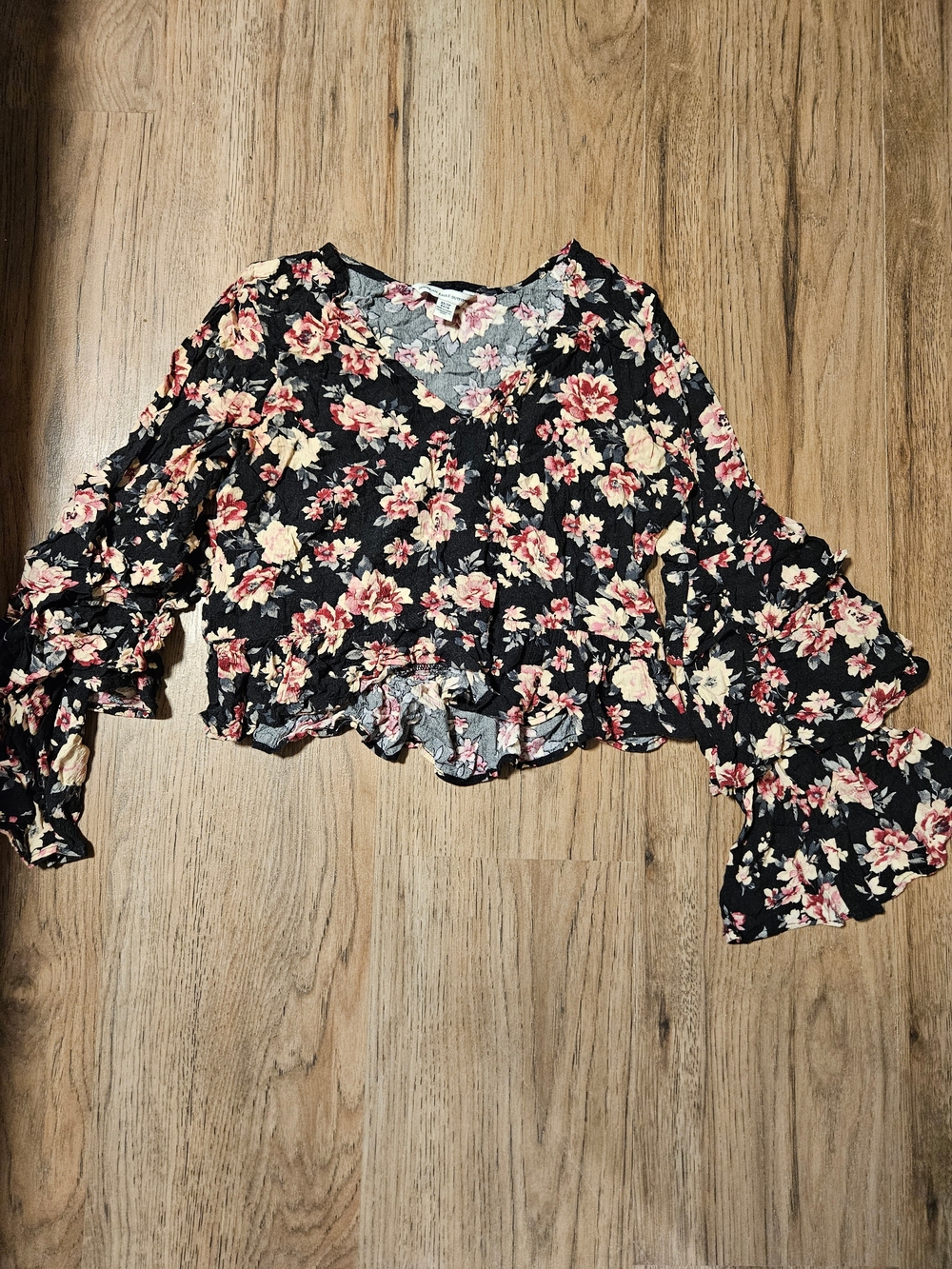American Eagle Floral Ruffle Long-Sleeve Top - Black with Pink/Cream Flowers